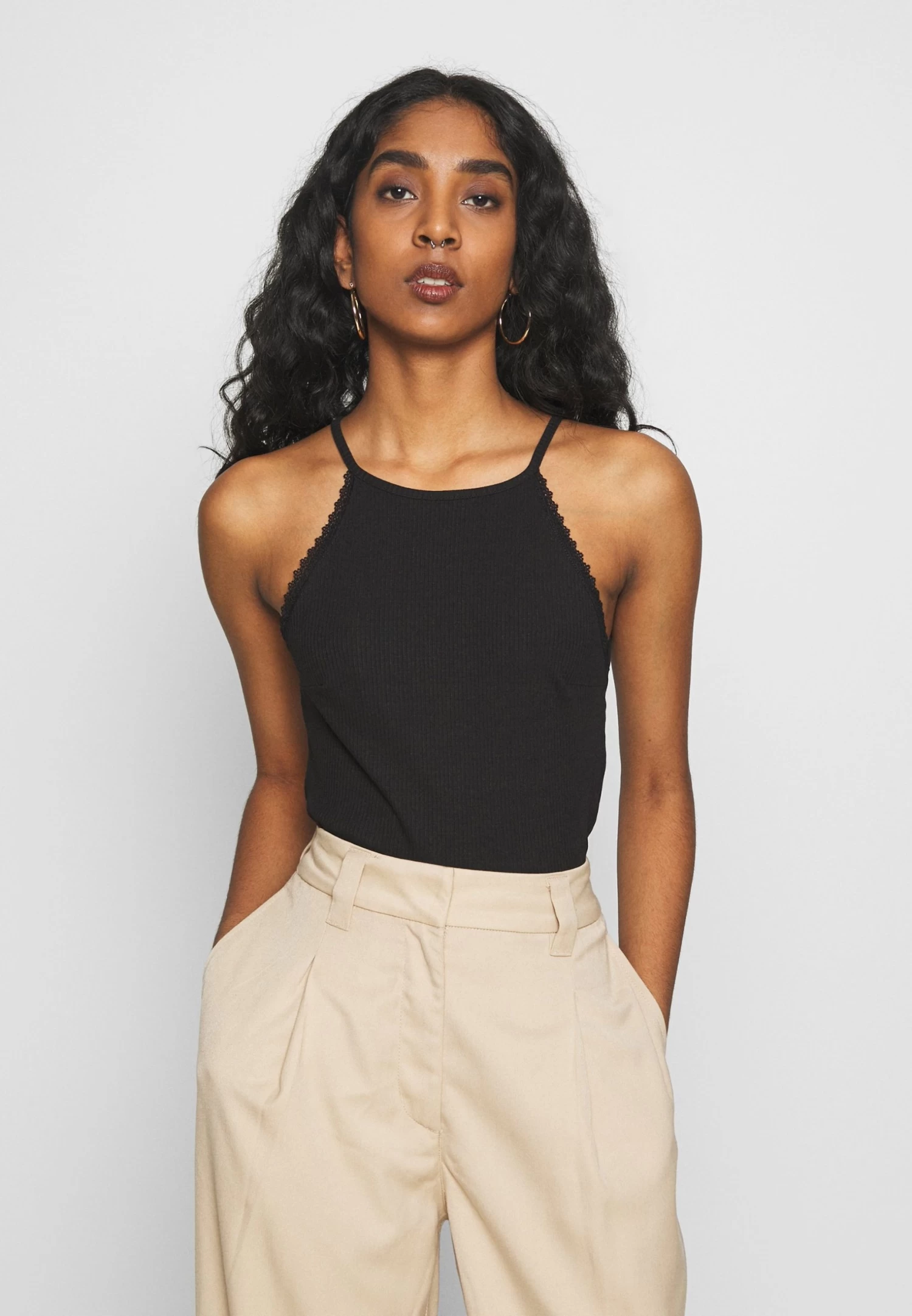 Even&Odd Top - Black 3 Even&Odd Top - Black