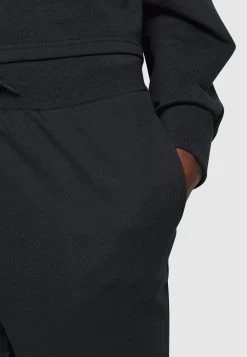 Set - Trainingspak - Black 21 Set - Trainingspak - Black -Even&Odd 2475c76b503d4f72a0937b95297fa5a2