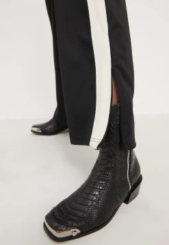 Even&Odd Trainingsbroek - Black 11 Even&Odd Trainingsbroek - Black -Even&Odd 3b077c82594a4e11a007d5b732101374