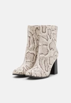 Korte Laarzen - Multi-Coloured 10 Korte Laarzen - Multi-Coloured -Even&Odd 67052acff66a4c98a5ad6a5e51f22c7a