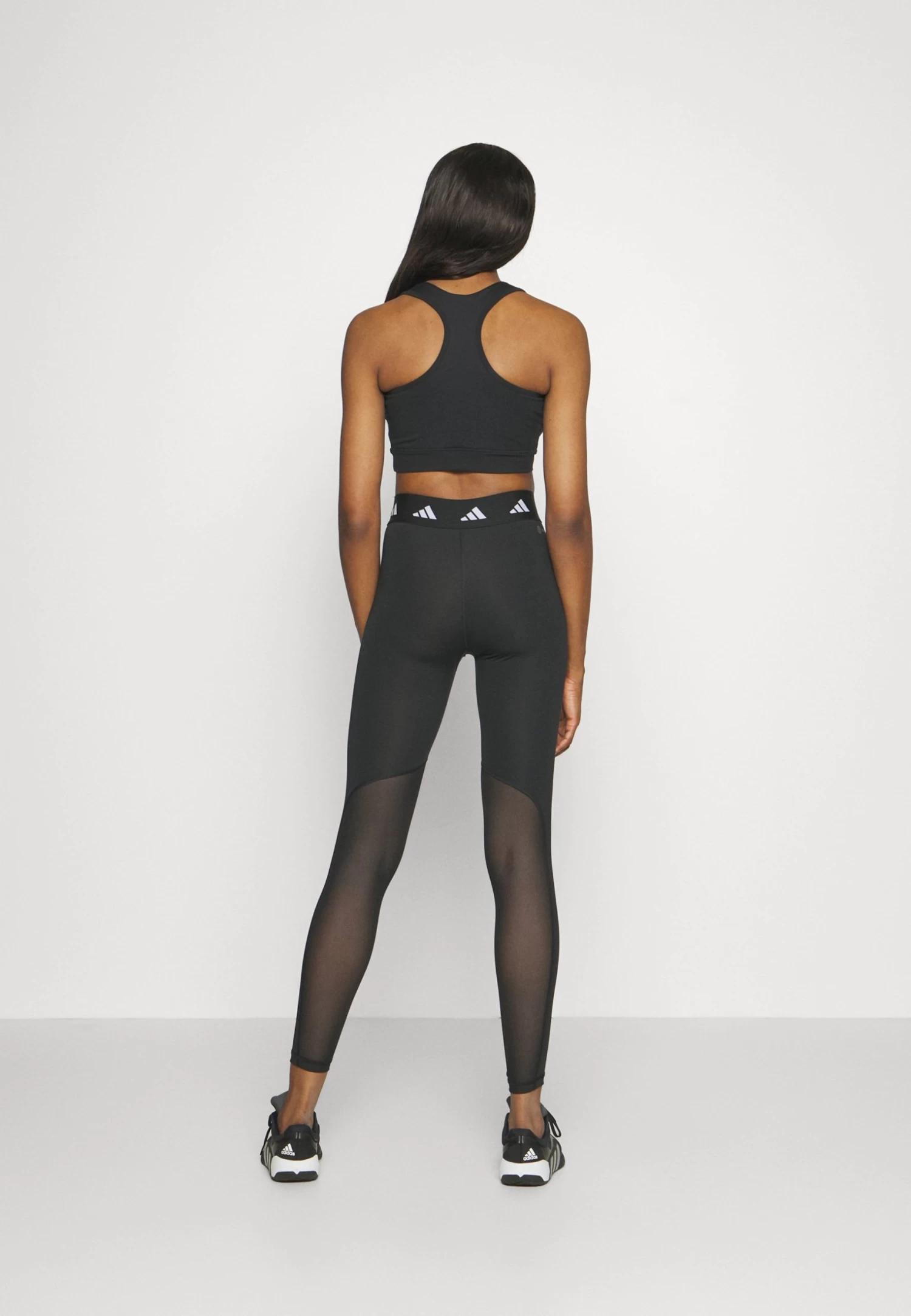 Sport-Bh Met Medium Support - Black 5 Sport-Bh Met Medium Support - Black - Afbeelding 3