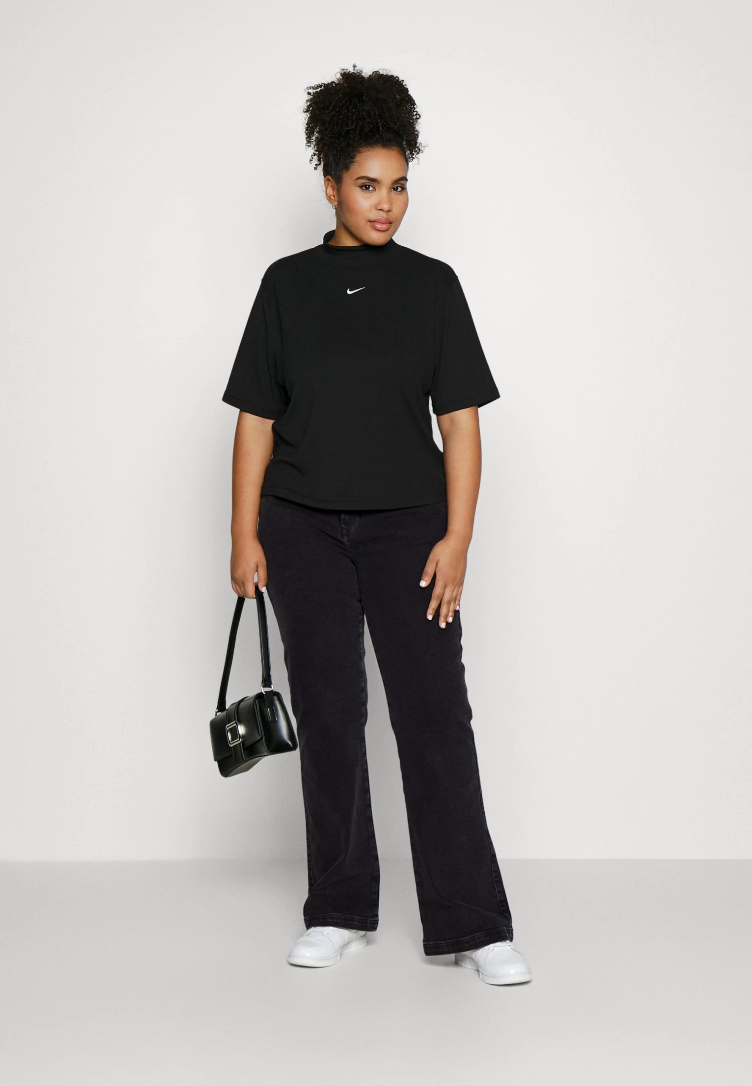 Young Washed Clean Kick Flare- Bootcut Jeans - Black Denim 4 Young Washed Clean Kick Flare- Bootcut Jeans - Black Denim - Afbeelding 2