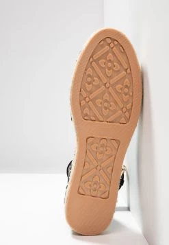 Even&Odd Espadrilles - Black 15 Even&Odd Espadrilles - Black -Even&Odd 8c59fd063f904c58a47f479058b76284