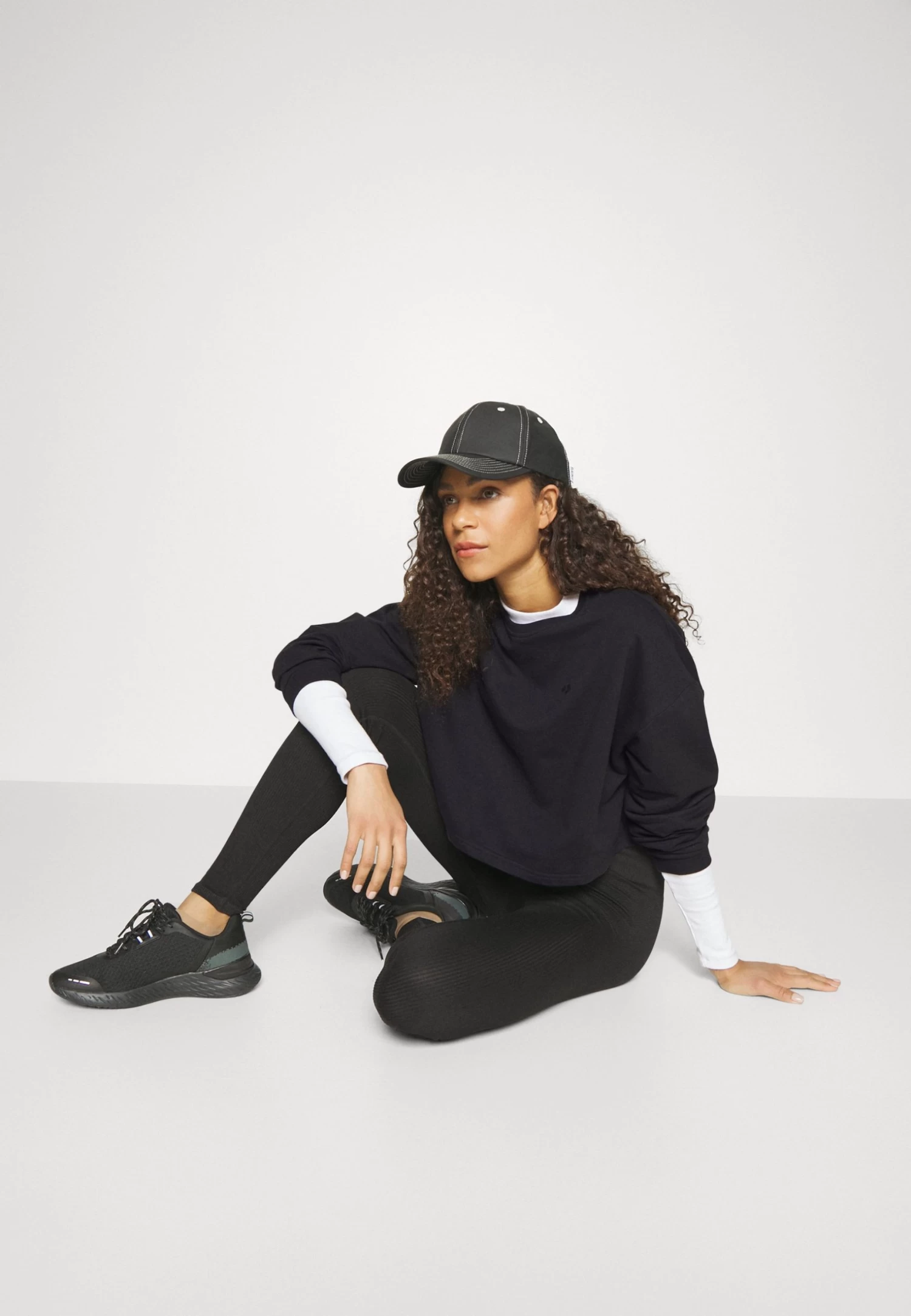 Sweater - Black 6 Sweater - Black - Afbeelding 4