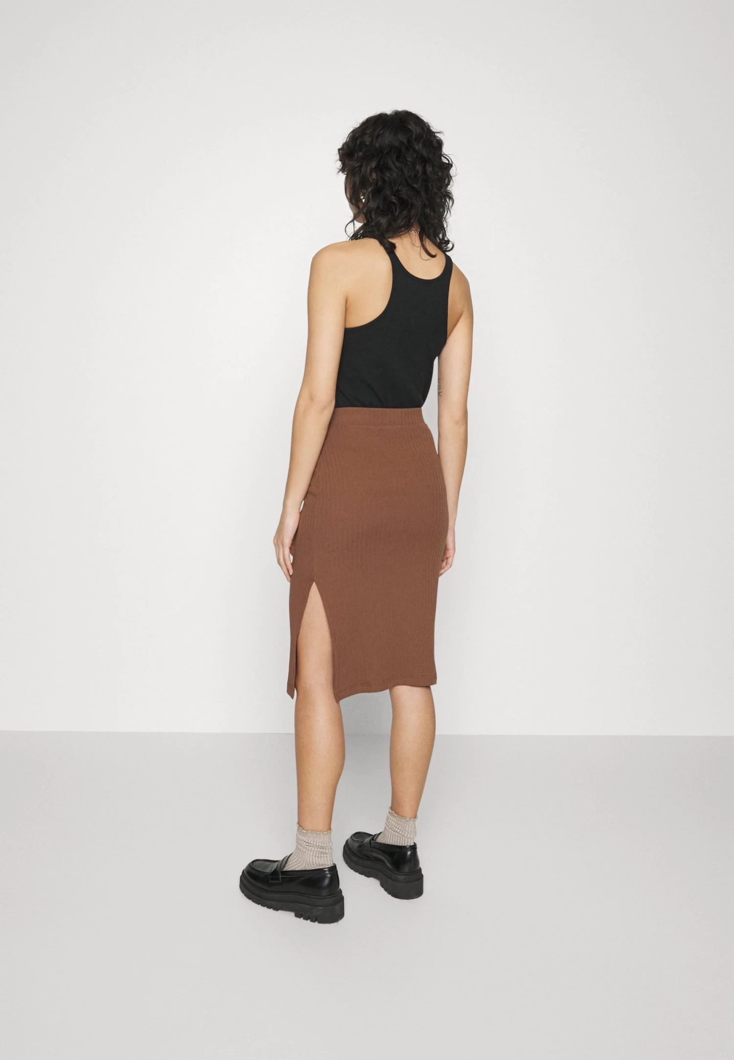Pencil Skirt With Slit - Kokerrok - Brown 5 Pencil Skirt With Slit - Kokerrok - Brown - Afbeelding 3