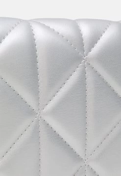 Even&Odd Clutch - Silver 9 Even&Odd Clutch - Silver -Even&Odd e25be354163c4ee0ba967fc6fc51b04c