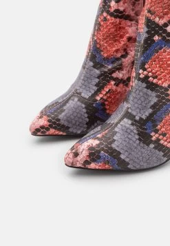 Even&Odd Laarzen Met Hoge Hak - Red -Even&Odd e2b399afa2a14f289d33f839df5ffcf2