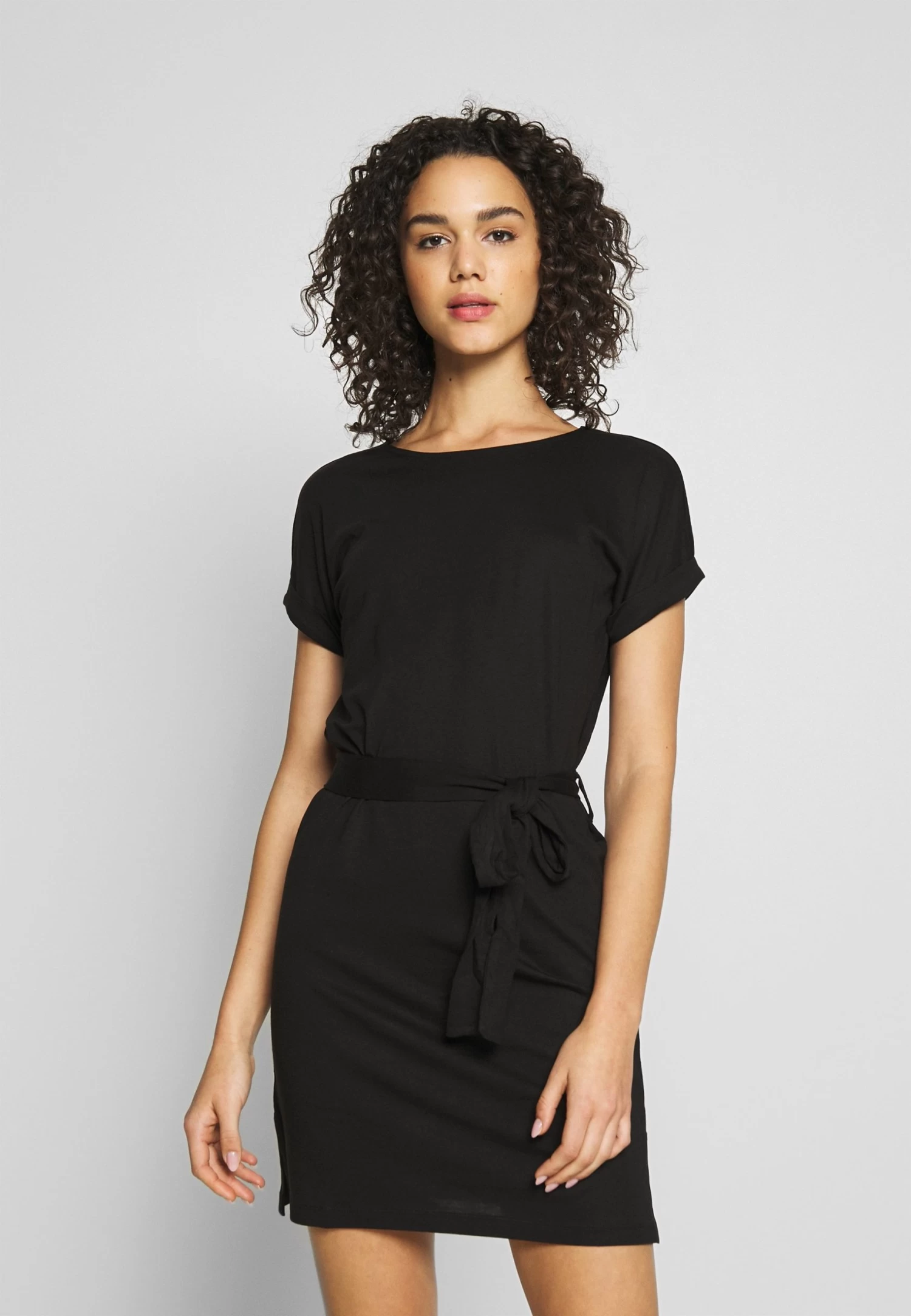 Even&Odd Basic Short Sleeves Mini Belted Dress - Jerseyjurk - Black/Black 3 Even&Odd Basic Short Sleeves Mini Belted Dress - Jerseyjurk - Black/Black