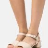 Sandalen - Off-White 2 Sandalen - Off-White -Even&Odd fa114d2f9b304934a8dc8eff2a956c06